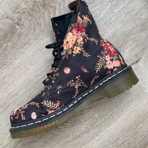 Dr Martens 1460 Victorian Flower Floral Canvas boots size 6